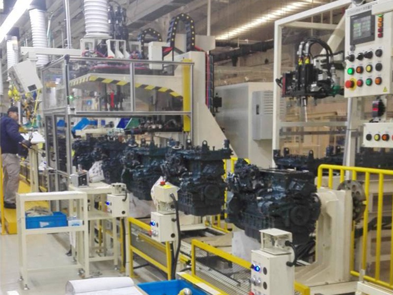 發動（dòng）機生產流水線